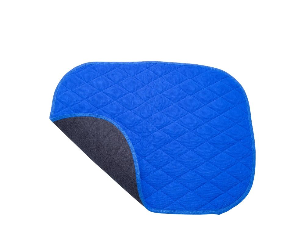 Blaue, gesteppte Sitzauflage mit abgerundeten Ecken. Unterseite grau. Quadratisches Muster.