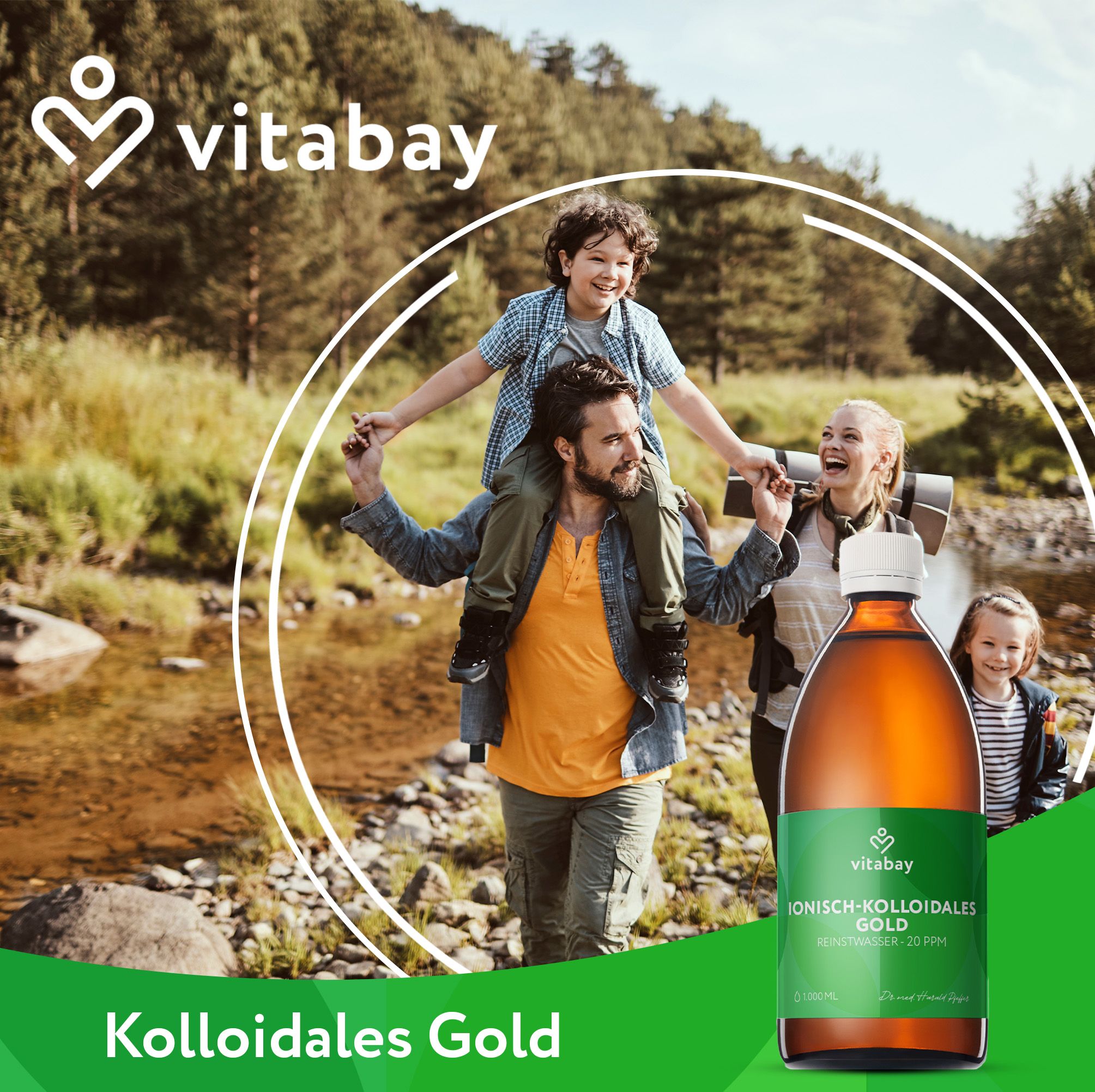 Familie im Freien mit Flasche. Vitabay Logo. Flasche: Ionisch-kolloidales Gold.