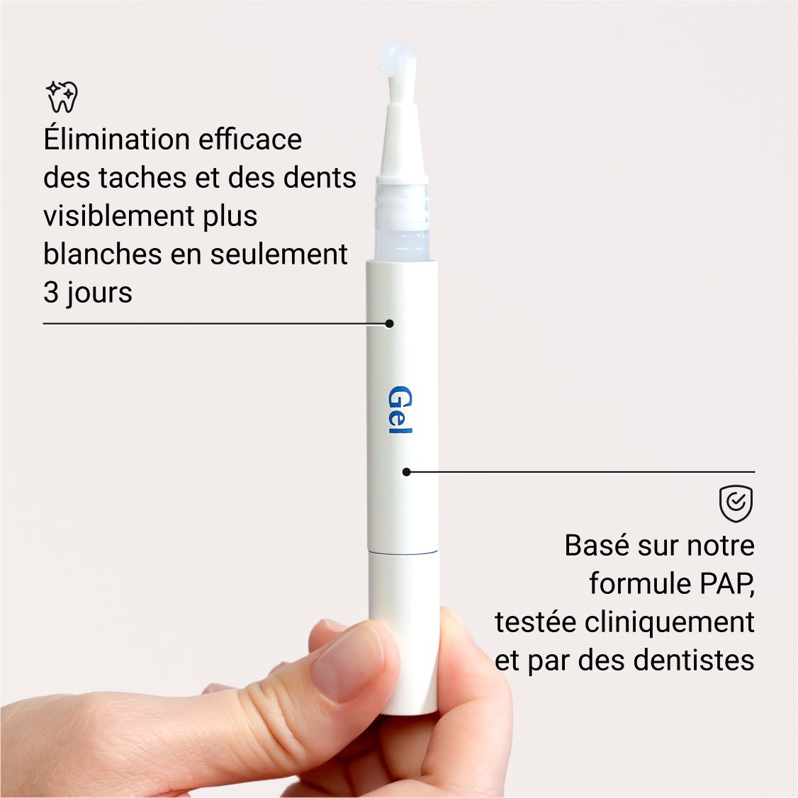 Stylo gel blanc avec texte bleu et main.