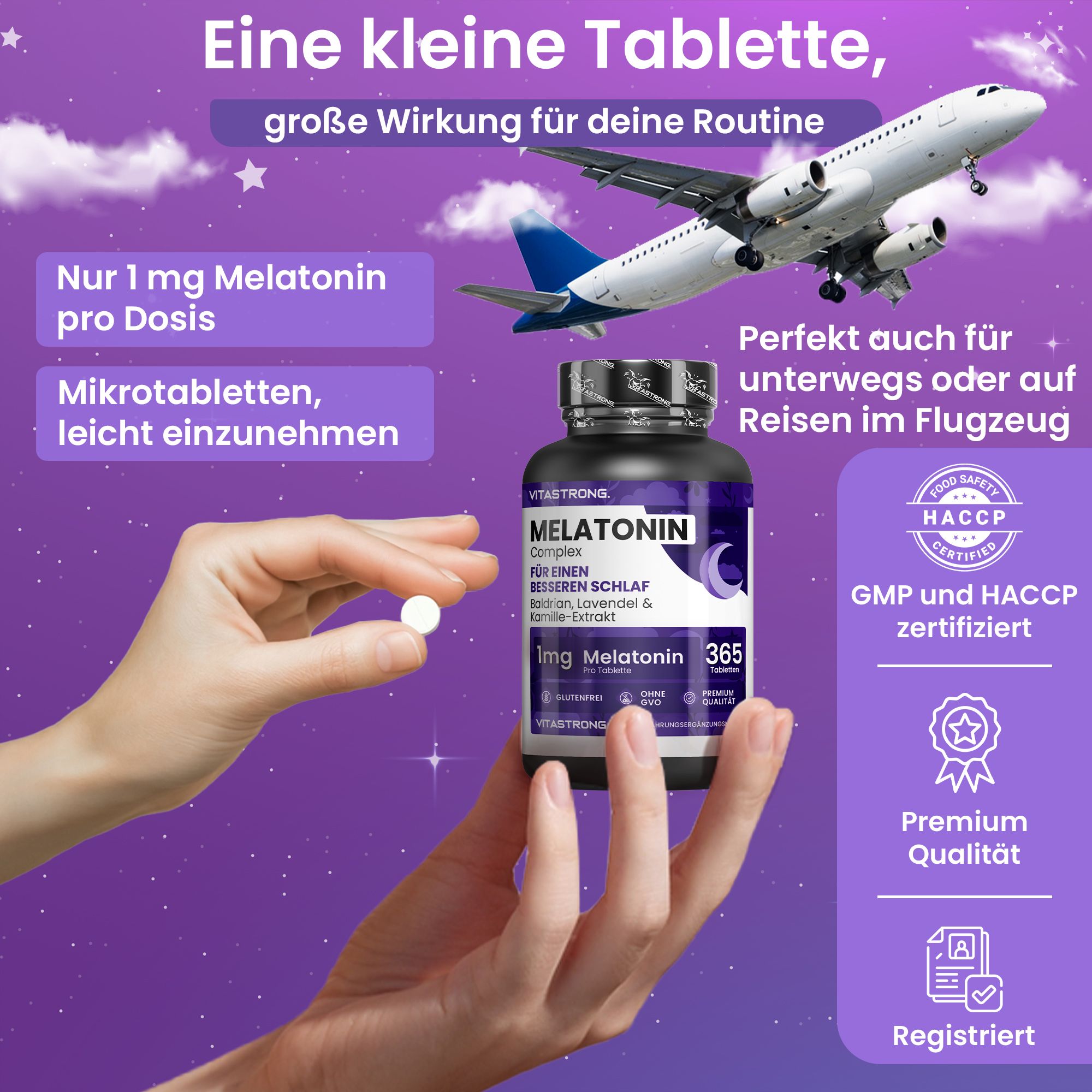 Hand hält Tablette. Flugzeug. Vitastrong Melatonin Komplex. 1mg Melatonin. 365 Tabletten. GMP und HACCP.