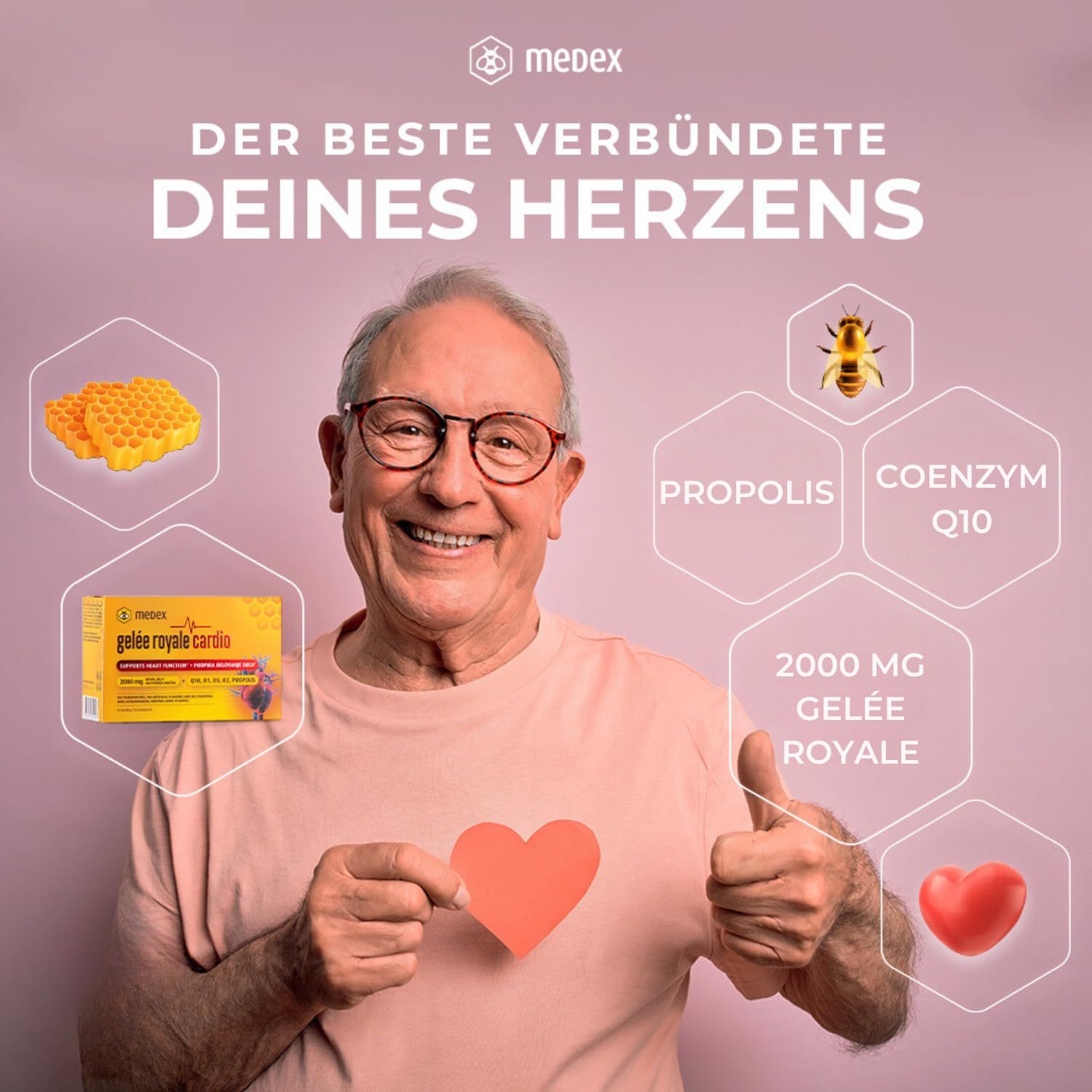 Älterer Mann hält Herz-Symbol. Neben ihm Kartonverpackung Gelée Royale Cardio. Bienenwabe und Propolis-Symbole.