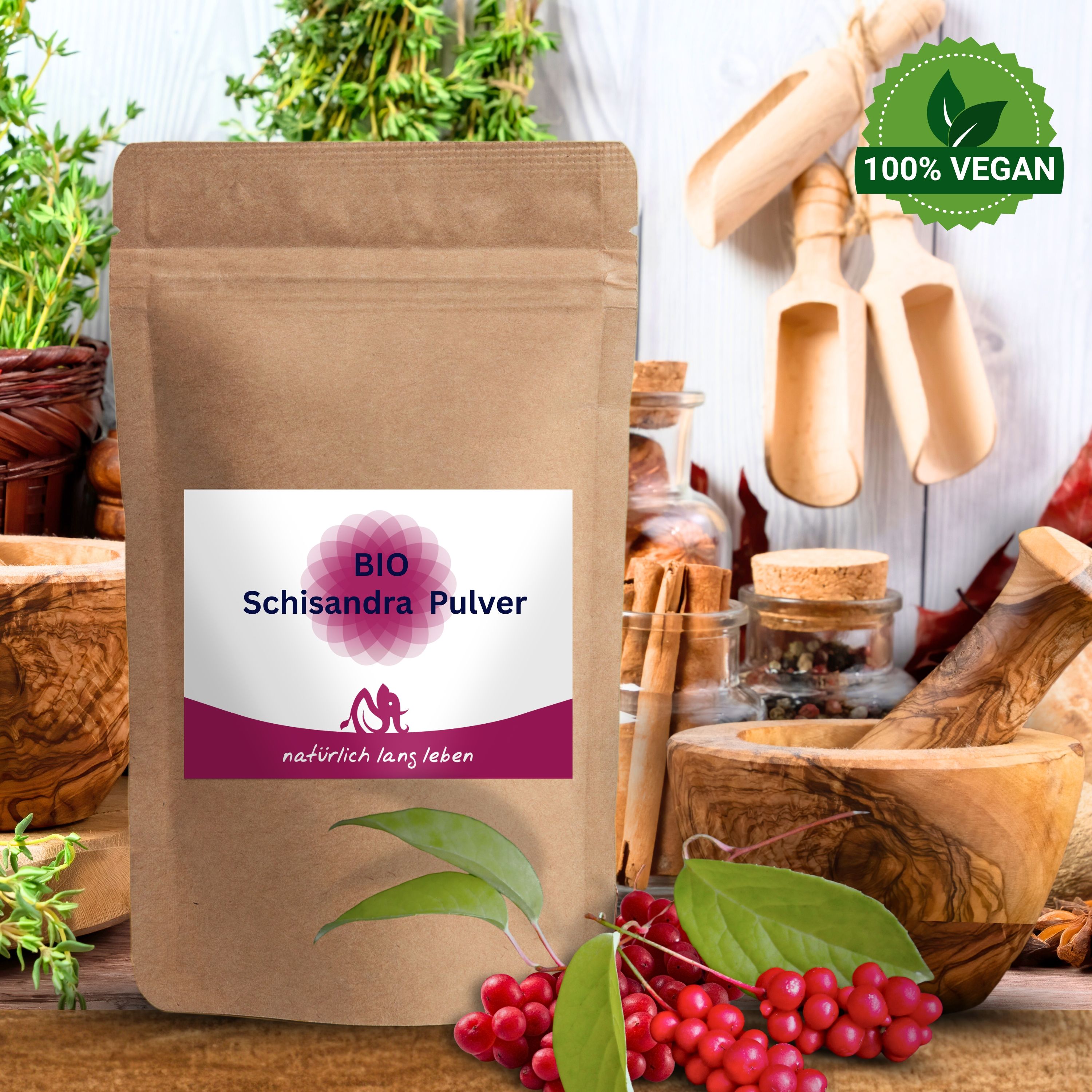 BIO Schisandra Pulver Beutel. Etikett mit Logo und Text. Braune Papierverpackung. Vegan-Siegel. Kräuter und Beeren.