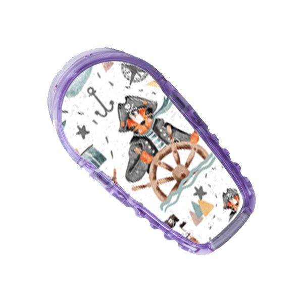 Gerät mit Piratenmuster, lila Umrandung.