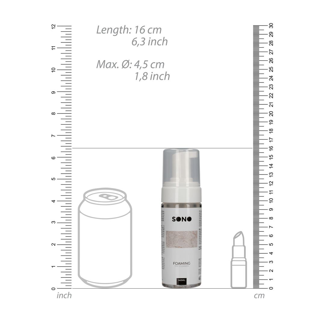 Produkt neben einer Getränkedose und einem Lippenstift. Maße: 16 cm lang, Ø 4,5 cm.
