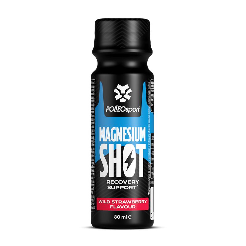 Schwarze Flasche mit blau-weißem Etikett. Aufschrift: Magnesium Shot, Wild Strawberry Flavour. 80 ml.