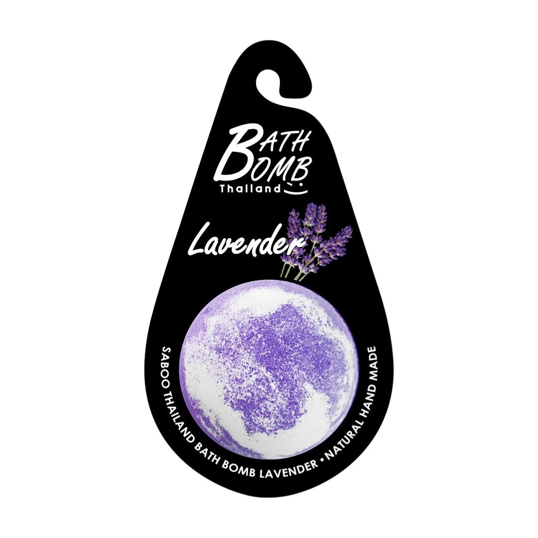 Schwarzes Etikett mit Lavendel-Badewannenbombe. Text: Bath Bomb Thailand, Lavendel, Natural Hand Made.