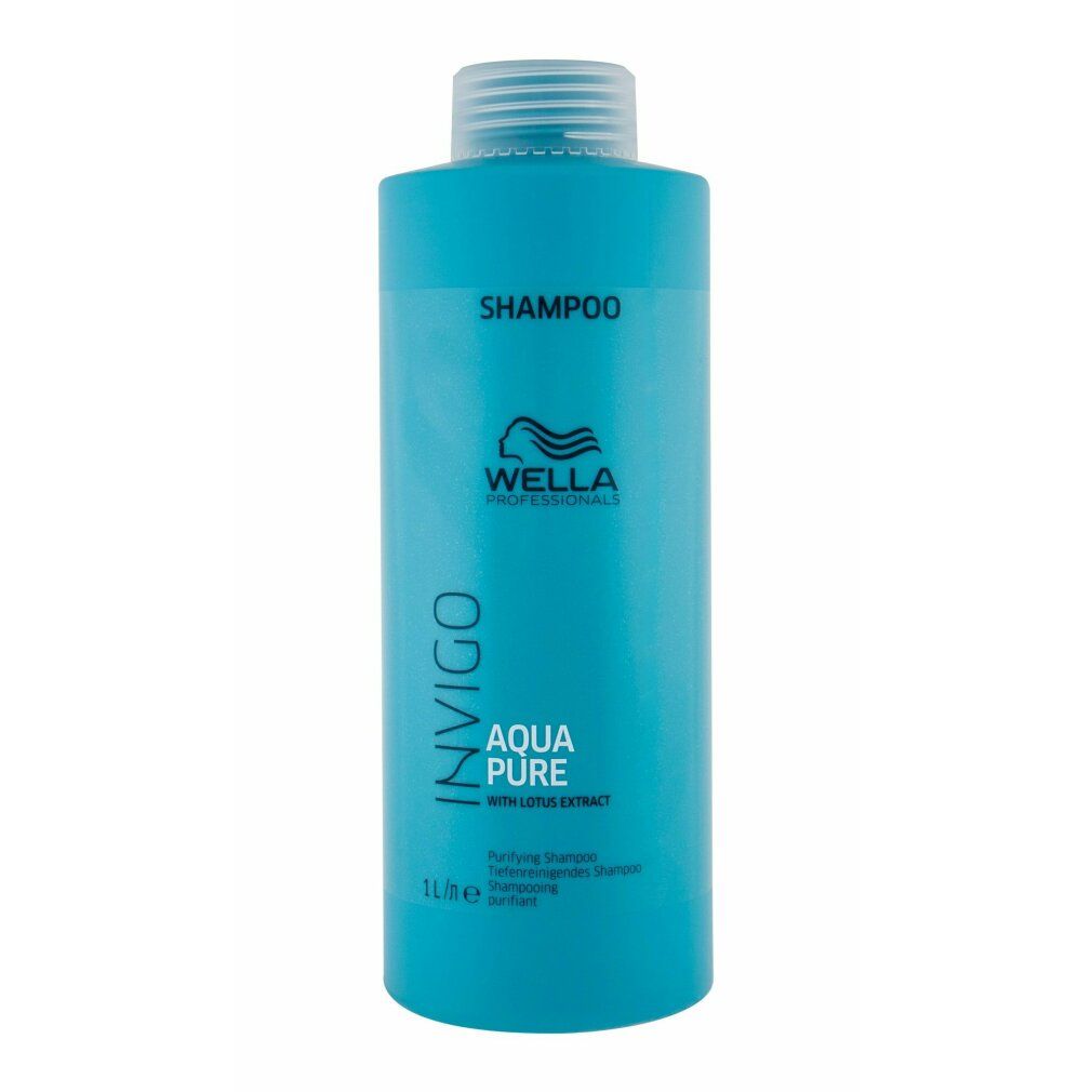 Hellblaue Shampoo-Flasche. Aufschrift: INVIGO, AQUA PURE, mit Lotus-Extrakt, 1 l. Marke: Wella Professionals. Weißer Deckel.