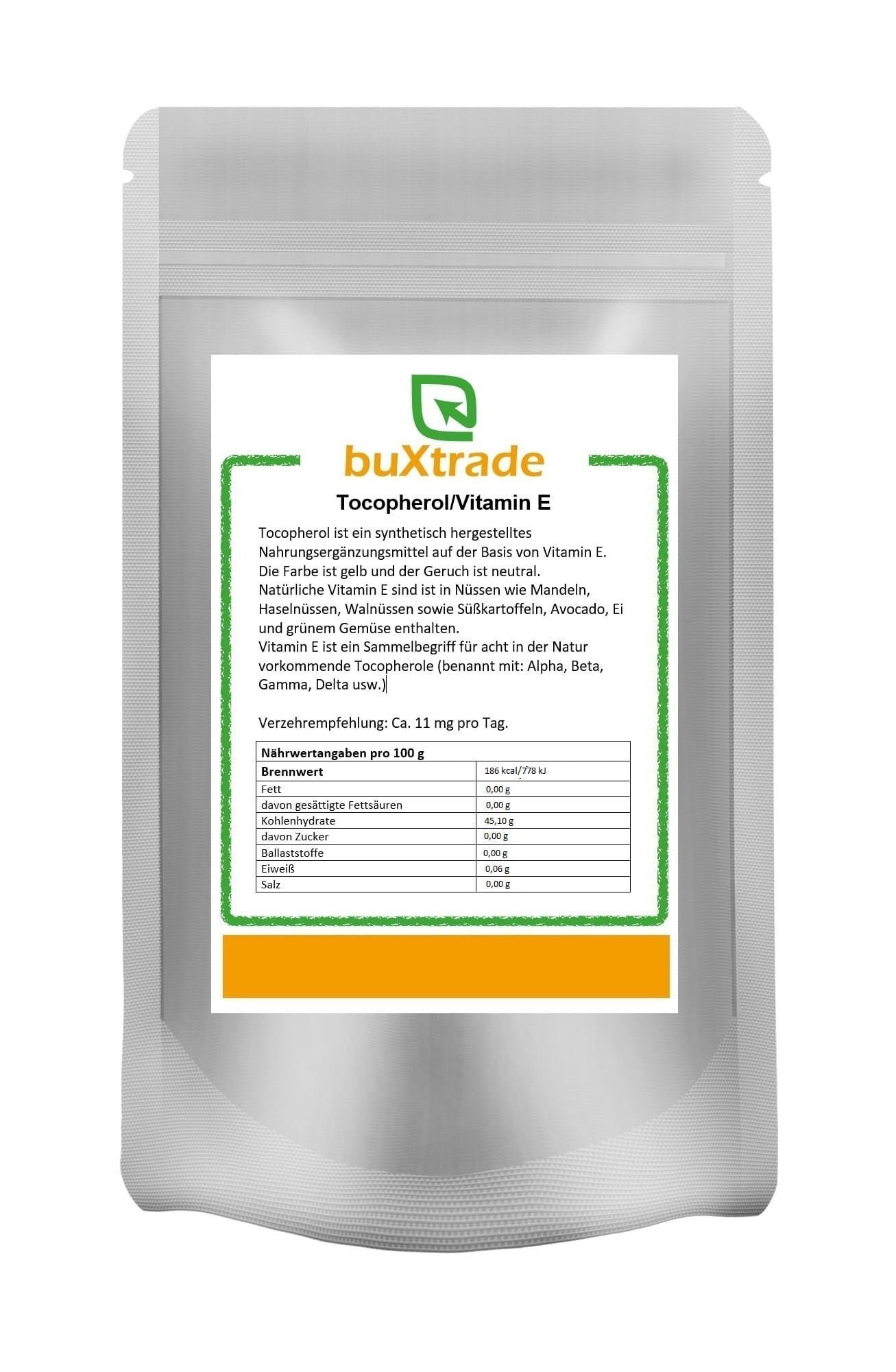 Beutel mit Produktinformationen. Aufschrift: buXtrade Tocopherol/Vitamin E. Enthält Nährwertangaben und Verzehrempfehlung.