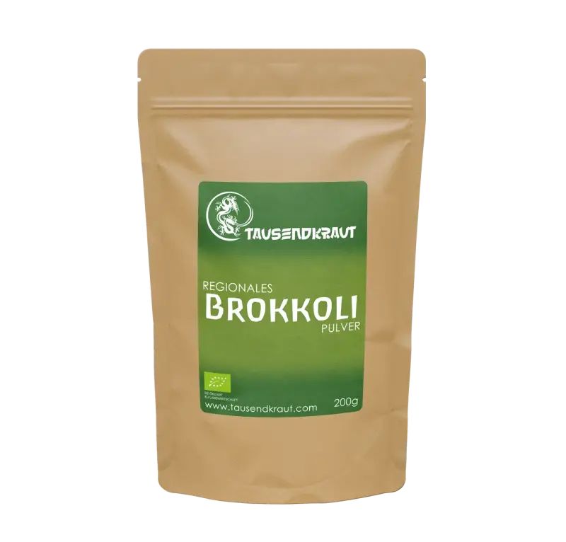 Beutel mit grünem Etikett. Text: Regionales Brokkoli Pulver. Aufdruck: Tausendkraut Logo, 200g, Bio-Siegel.