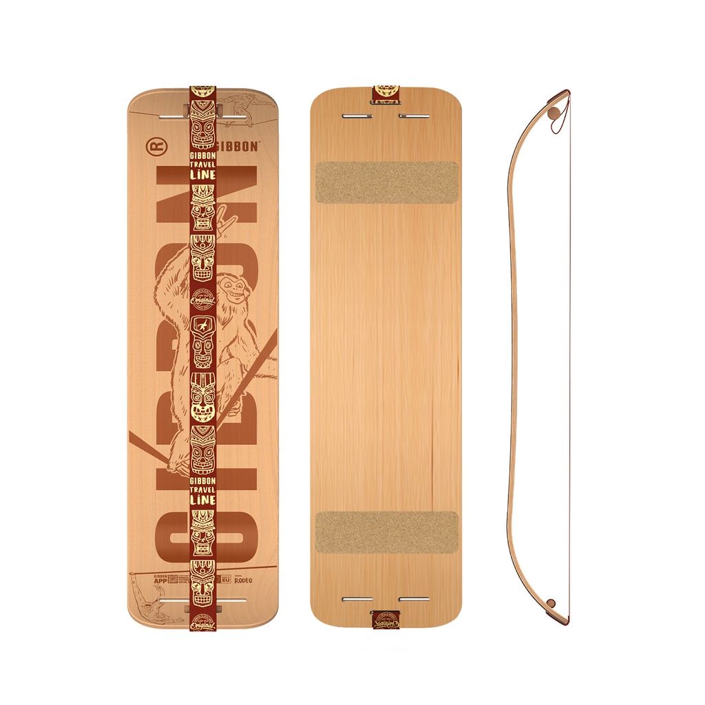 Drei Ansichten des Balance Boards. Oberseite mit Logo, Unterseite, und Bogen. Holz und braune Farbtöne.