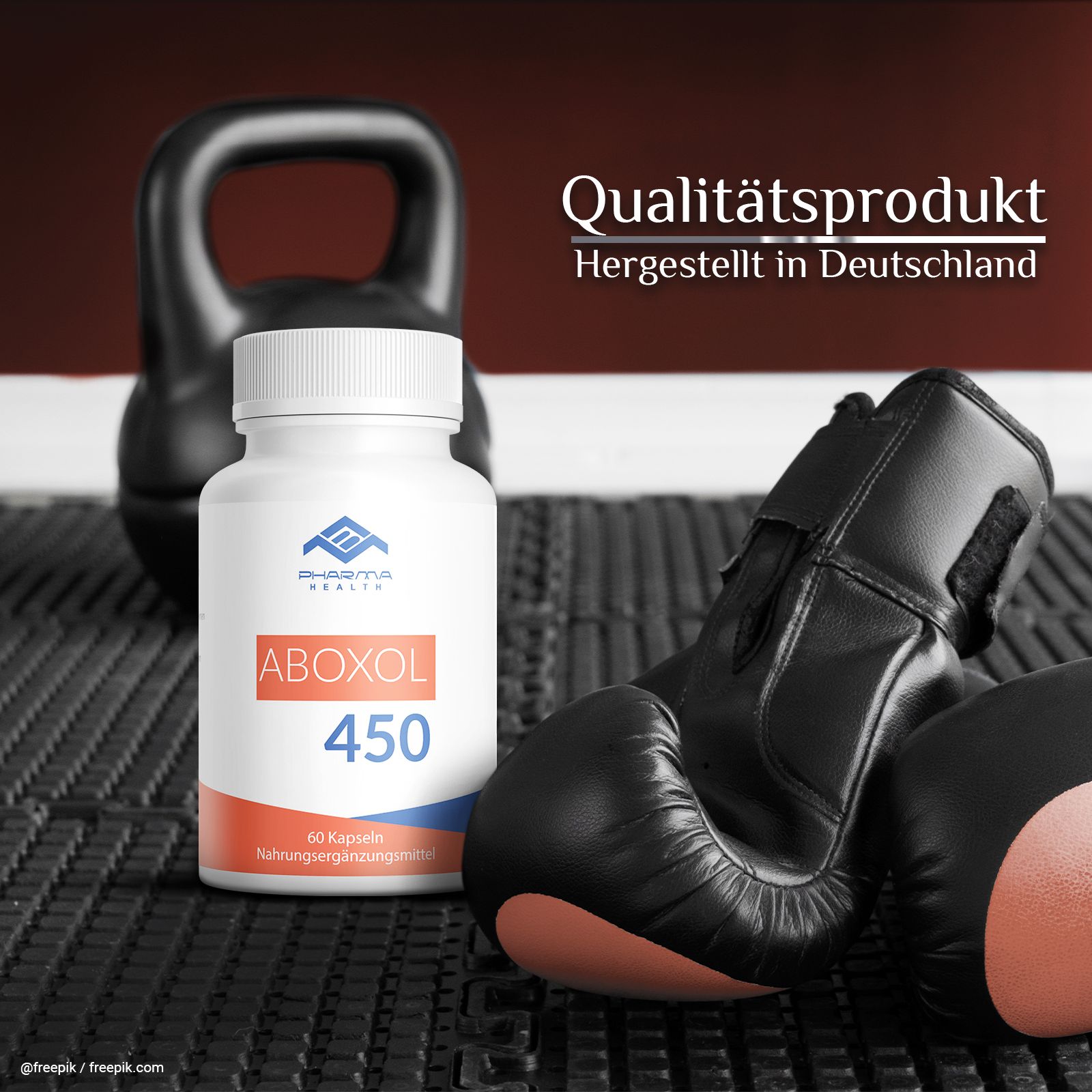 Weiße Flasche Aboxol 450. Aufschrift: 60 Kapseln, Nahrungsergänzungsmittel. Hintergrund: Boxhandschuhe, Hantel.