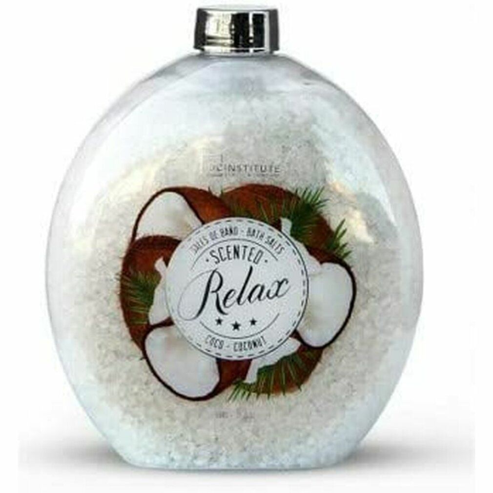 Klarer, ovaler Behälter mit weißen Badesalzen. Aufkleber mit Kokosnuss-Illustration und Schriftzug "Scented Relax".