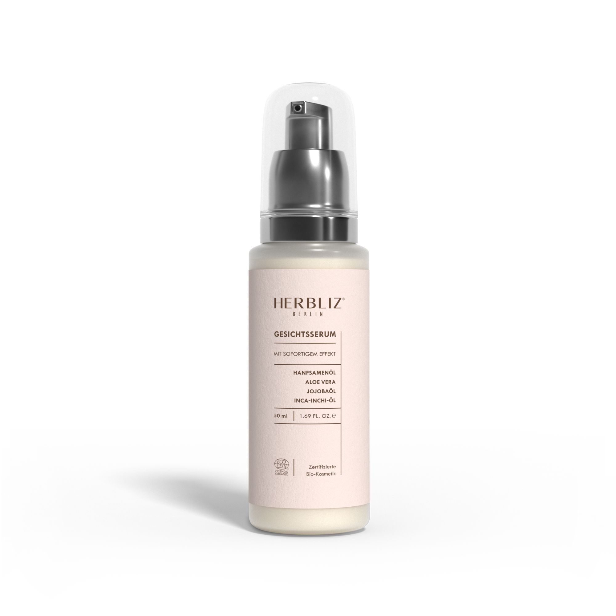 Gesichtsserum-Flasche mit Pumpverschluss. Aufschrift: HERBLIZ, Gesichtsserum, Hanfsamenöl, Aloe Vera, Jojobaöl, Inca-Inchi-Öl. 50 ml.