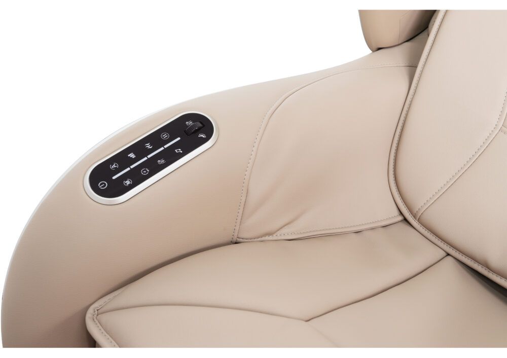 Nahaufnahme der Armlehne. Bedienfeld mit Tasten. Beige Oberfläche. Schwarze Tasten mit Symbolen.