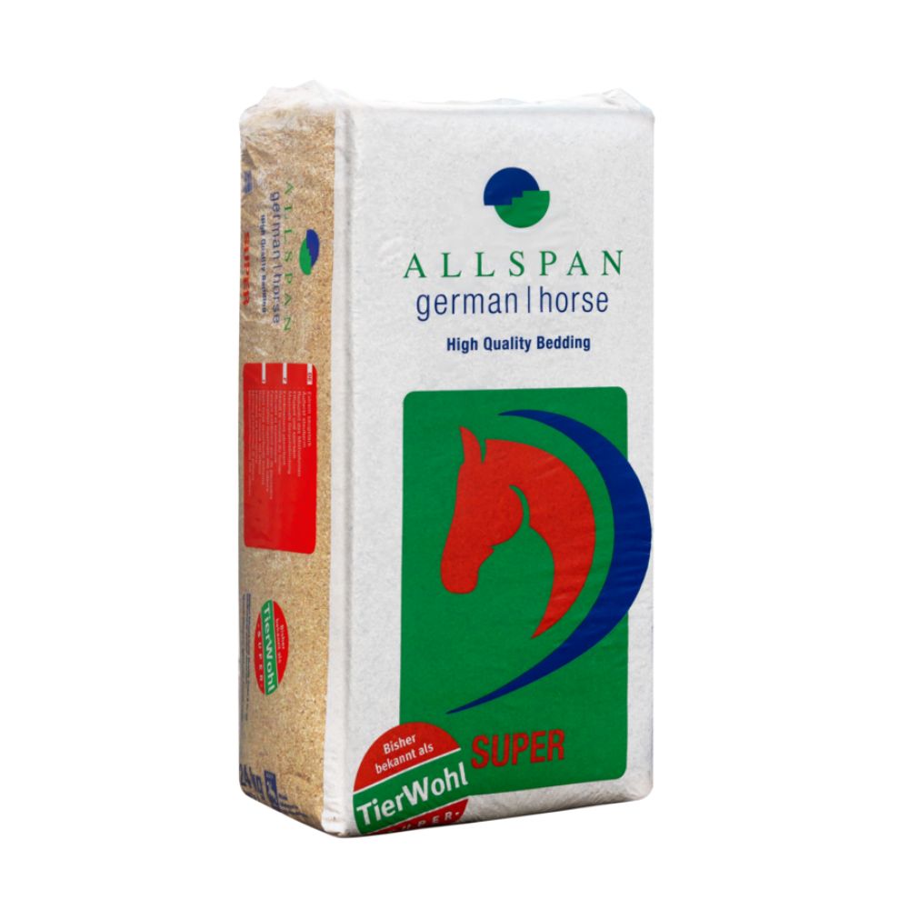 Weichholzgranulat-Verpackung. Weißer Beutel mit Logo, rotem Pferdekopf auf grünem Feld, Text: Allspan german horse, Super TierWohl.