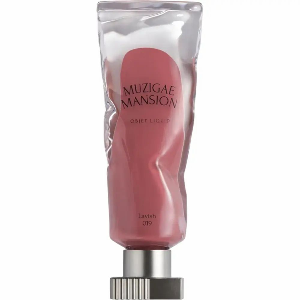 Lippenfarbe in Tube. Text: MUZIGAE MANSION Objet Liquid. Lavish 019.