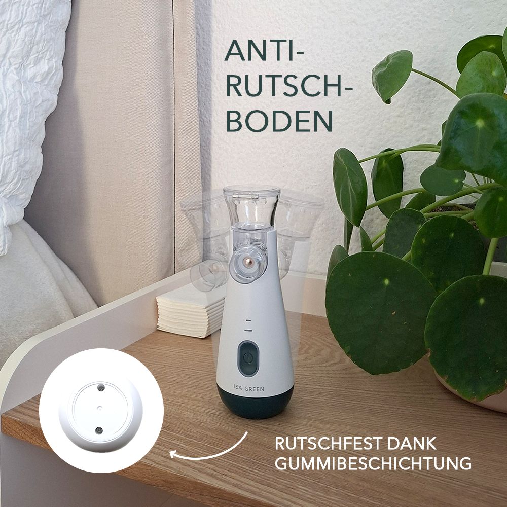 IEA Green Inhalationsgerät in dunkelgrün mit Kochsalzlösung