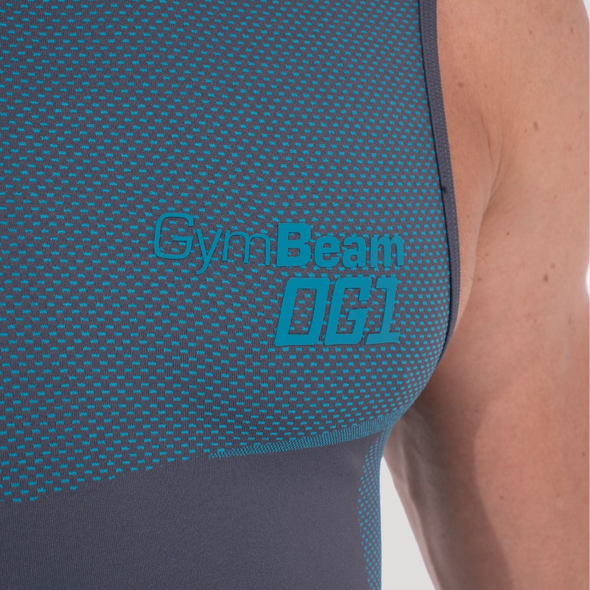 Detailansicht der blauen Textur und des GymBeam OG1 Logos auf dem grauen Herren-Tanktop.