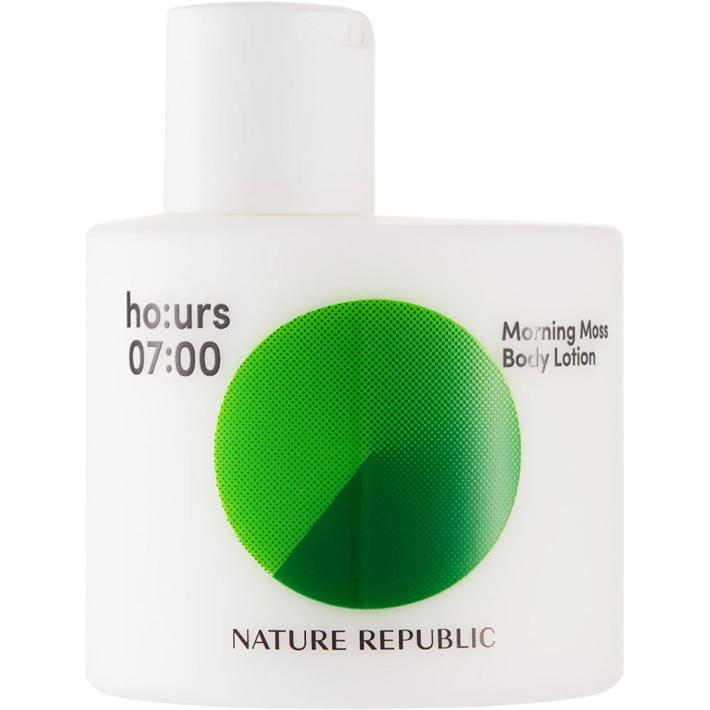 Weiße Flasche mit grünem Kreis und Text. Aufschrift: ho:urs 07:00, Morning Moss Body Lotion, NATURE REPUBLIC.