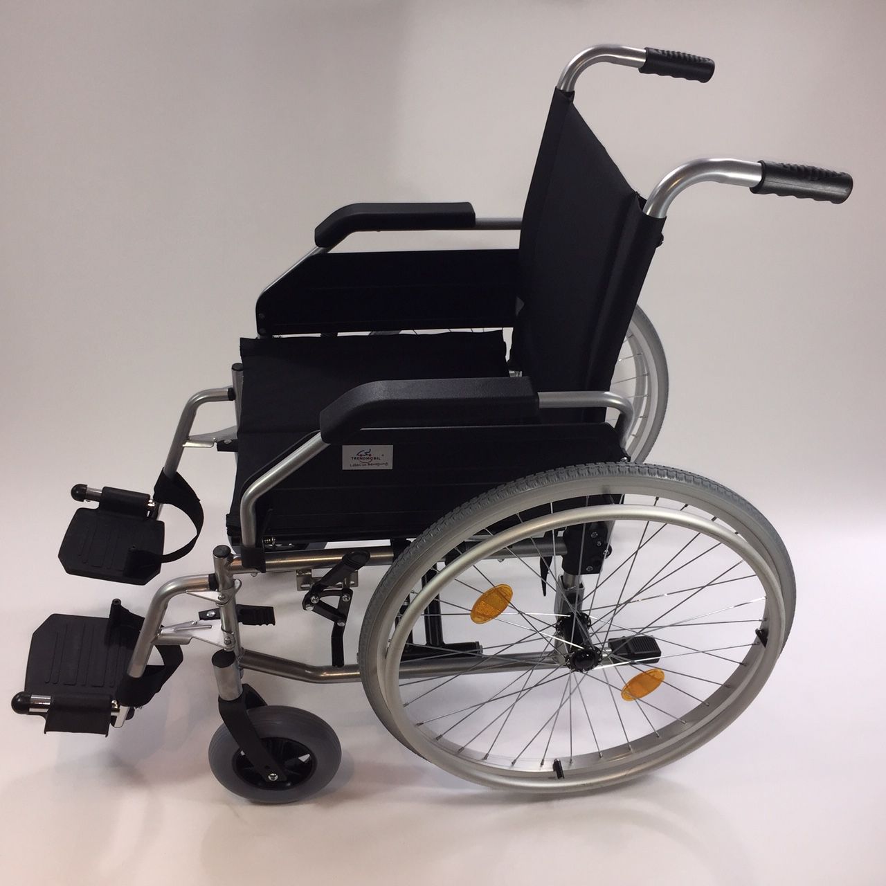 Trendmobil Rollstuhl TMB Sitzbreite 51 cm mit Trommelbremse