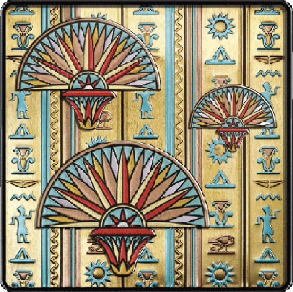 Dekorative Oberfläche mit goldenen, blauen und roten Elementen. Wiederholendes Muster mit Fächern, Sonnen und Hieroglyphen.