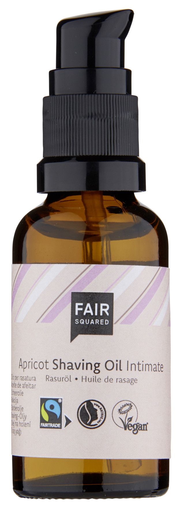 Braune Glasflasche mit schwarzem Pumpkopf. Auf dem Etikett steht "FAIR SQUARED Apricot Shaving Oil Intimate". Vegan-Siegel und Fairtrade-Logo.