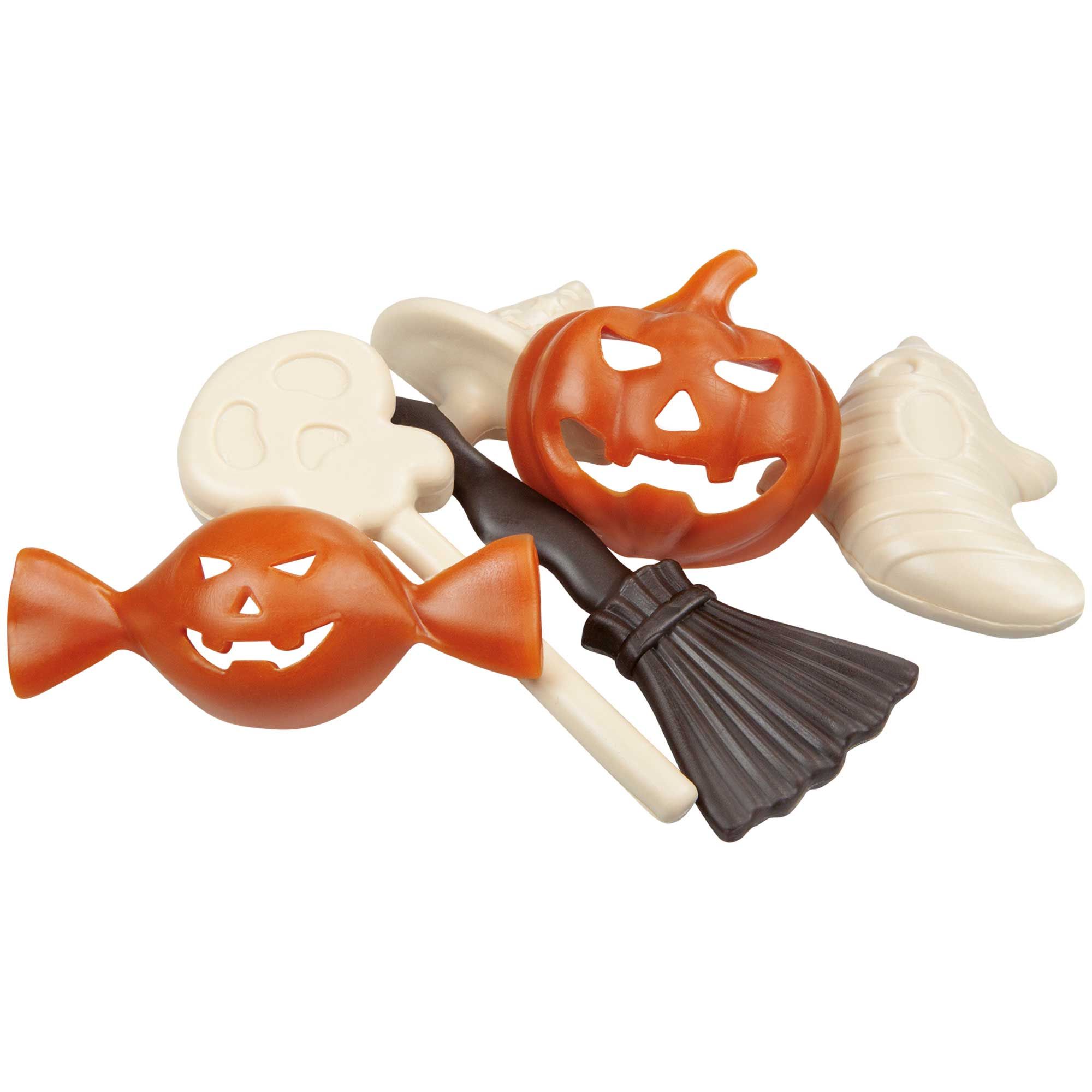 Verschiedene Halloween-Kausnacks in Formen wie Kürbis, Geist, Süßigkeiten und Besen. Farben: Orange und Weiß.