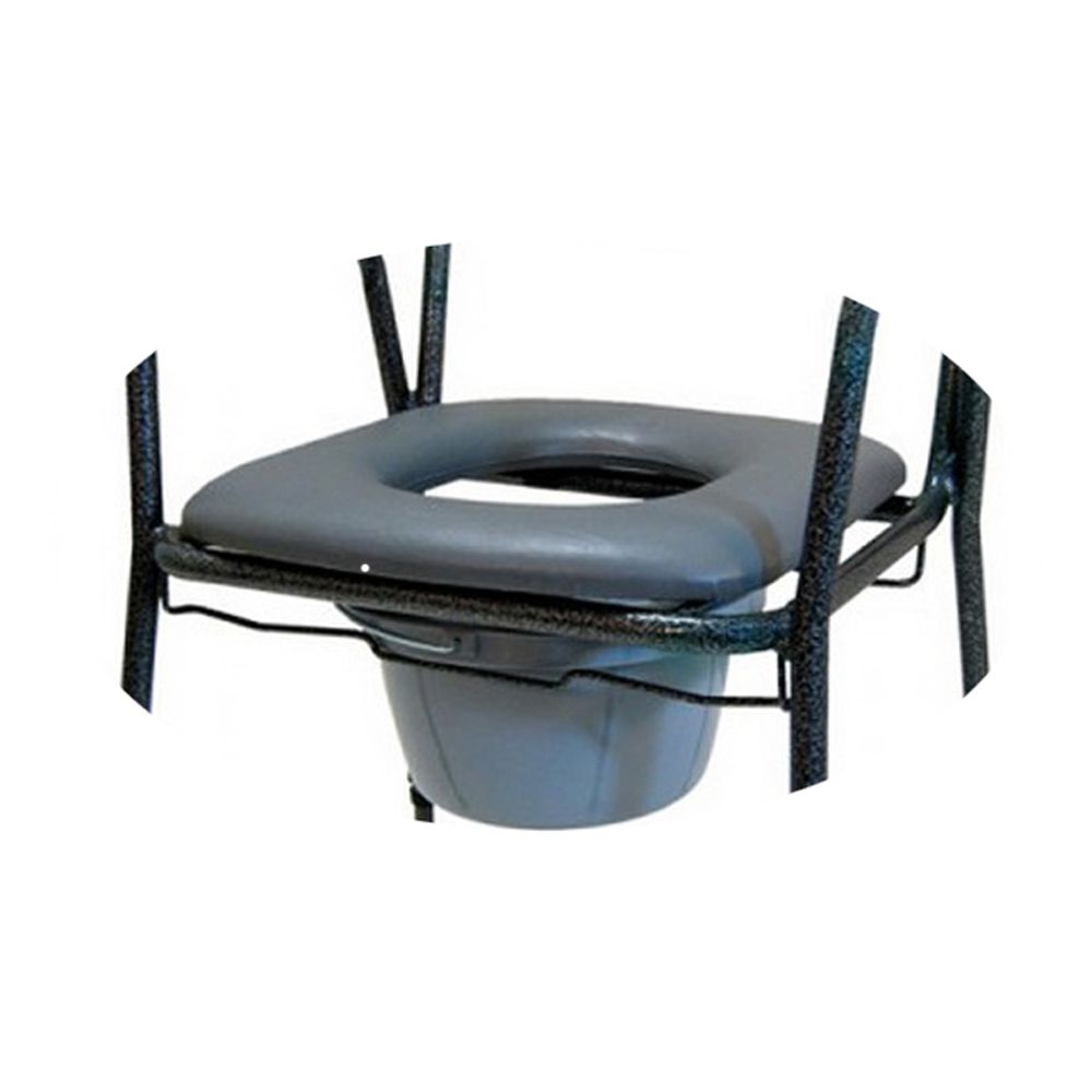 Toilettensitz mit Rahmen und Eimer. Grauer Sitz mit Loch. Schwarzer Metallrahmen. Grauer Eimer unter dem Sitz.