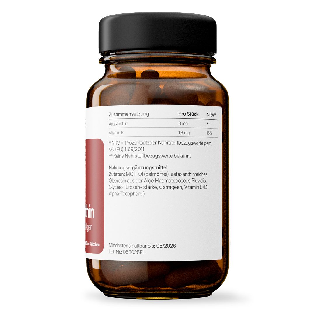 Rückseite der Flasche. Zusammensetzung: Astaxanthin 8mg, Vitamin E 1,8mg. Mindestens haltbar bis 06/2026. Lot-Nr.: 052025FL.
