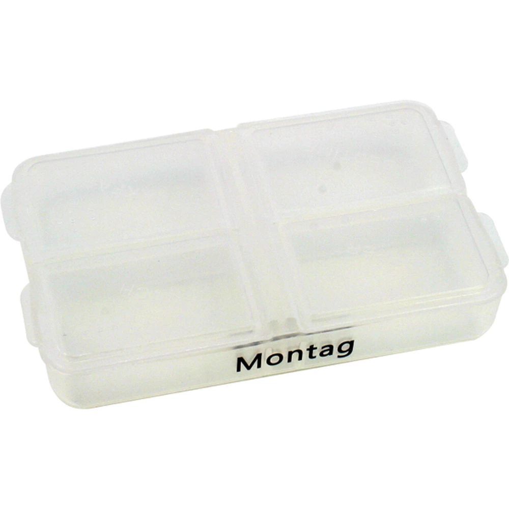 Transparente Pillenbox mit zwei Fächern. Beschriftung: Montag. Deckel mit zwei Verschlüssen.