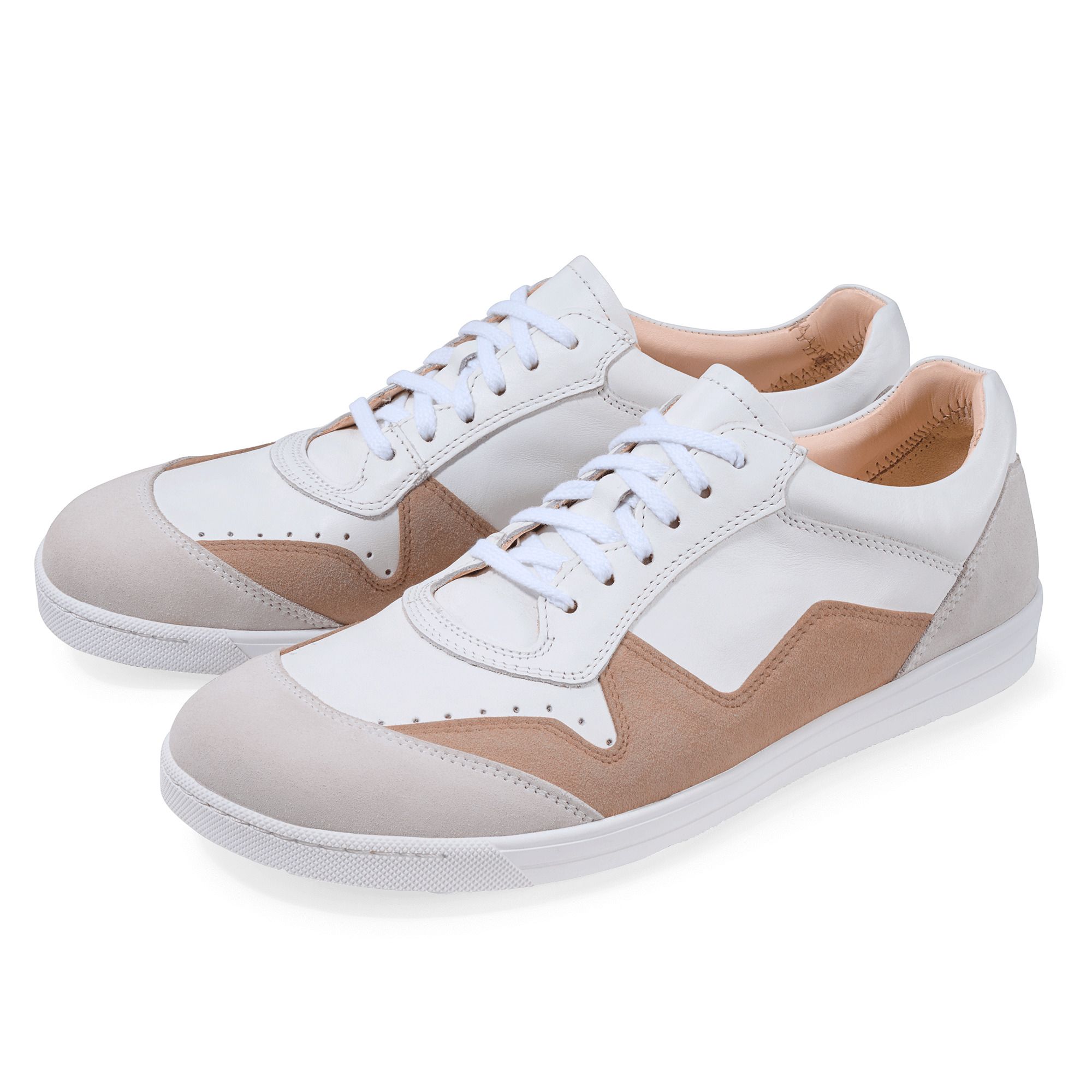 Paar weiße und beige Damen-Schnürschuhe aus Leder und Wildleder, von vorne.