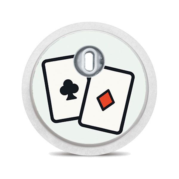 Runder Aufkleber mit zwei Spielkarten auf hellgrünem Hintergrund. Oben ein silberfarbener Sensor.