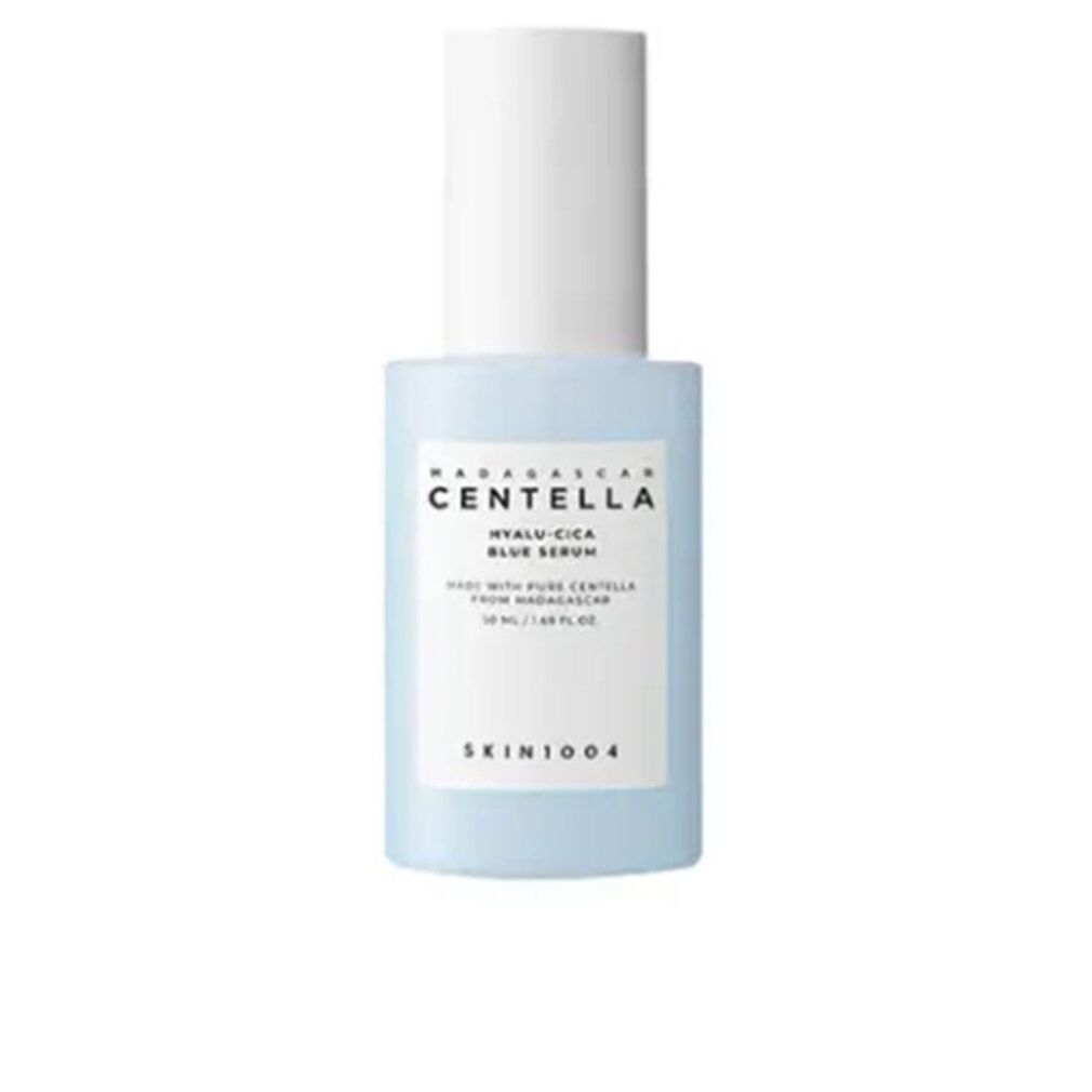 Flasche mit blauem Hyalu-Cica Blue Serum von Centella.
