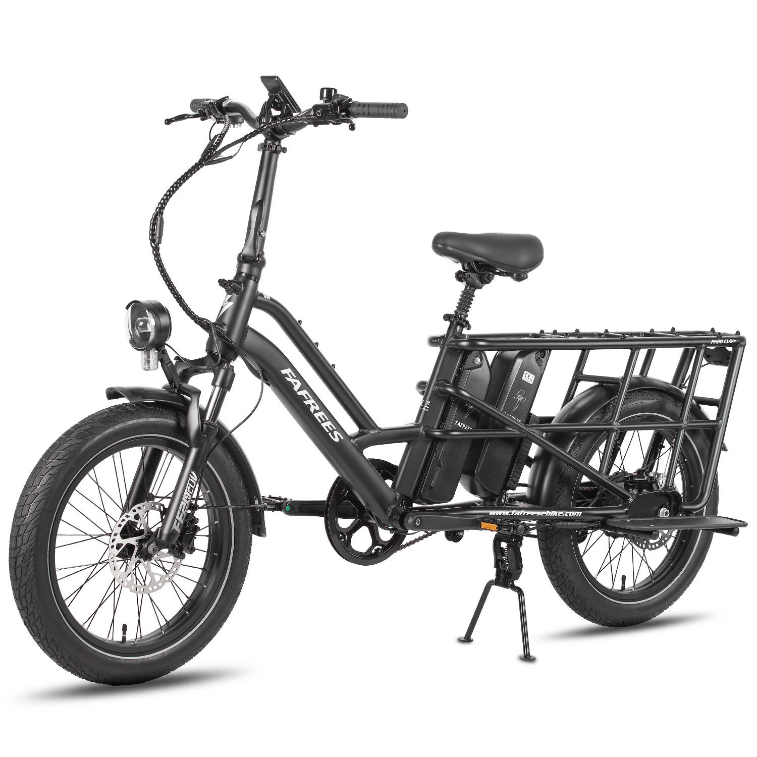 Schwarzes Elektrofahrrad mit Gepäckträger. Marke FAFREES sichtbar. Zwei Batterien, Scheinwerfer und Ständer.