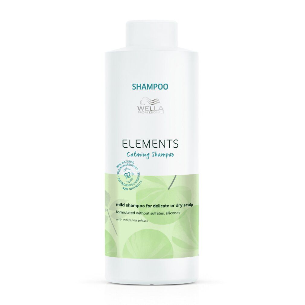 Weiße Shampoo-Flasche mit grünem Etikett. Aufschrift: Wella Elements, Calming Shampoo. 92% natürliche Inhaltsstoffe.