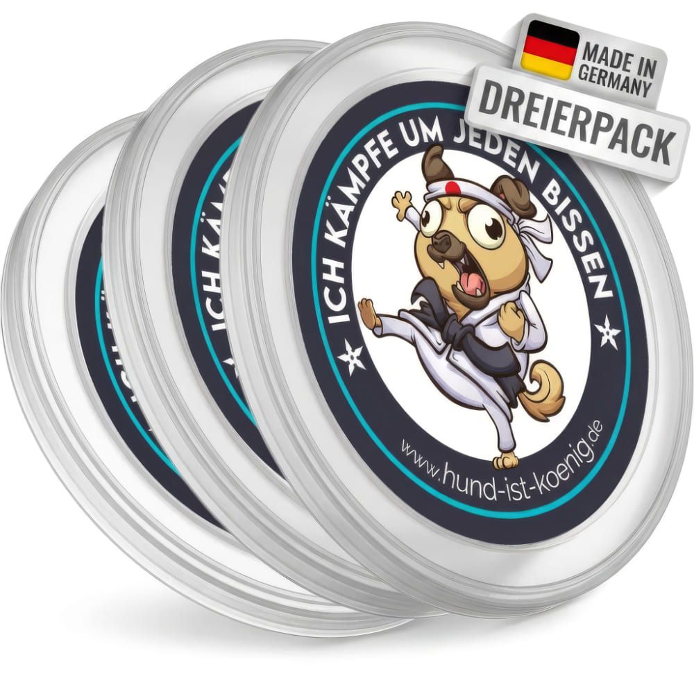 Drei runde Deckel. Aufdruck mit Karate-Pug. „Made in Germany“ und „Dreierpack“.