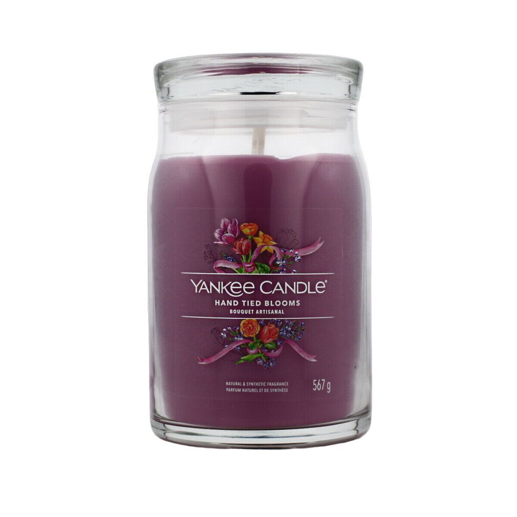 Duftkerze im Glas mit Deckel. Aufschrift: Yankee Candle, Hand Tied Blooms, Bouquet naturel. Lila Kerze, 567g.