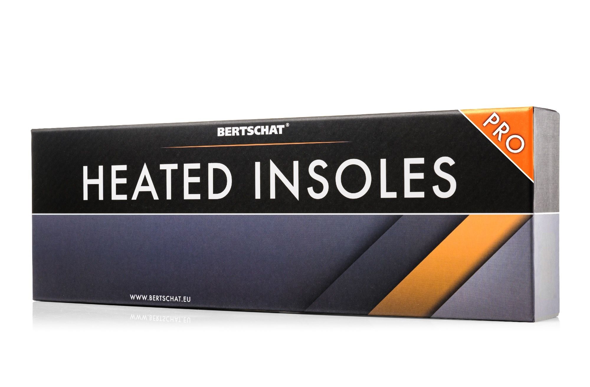 Schwarze Verpackung mit der Aufschrift HEATED INSOLES und BERTSCHAT®. Auf der Verpackung steht PRO.