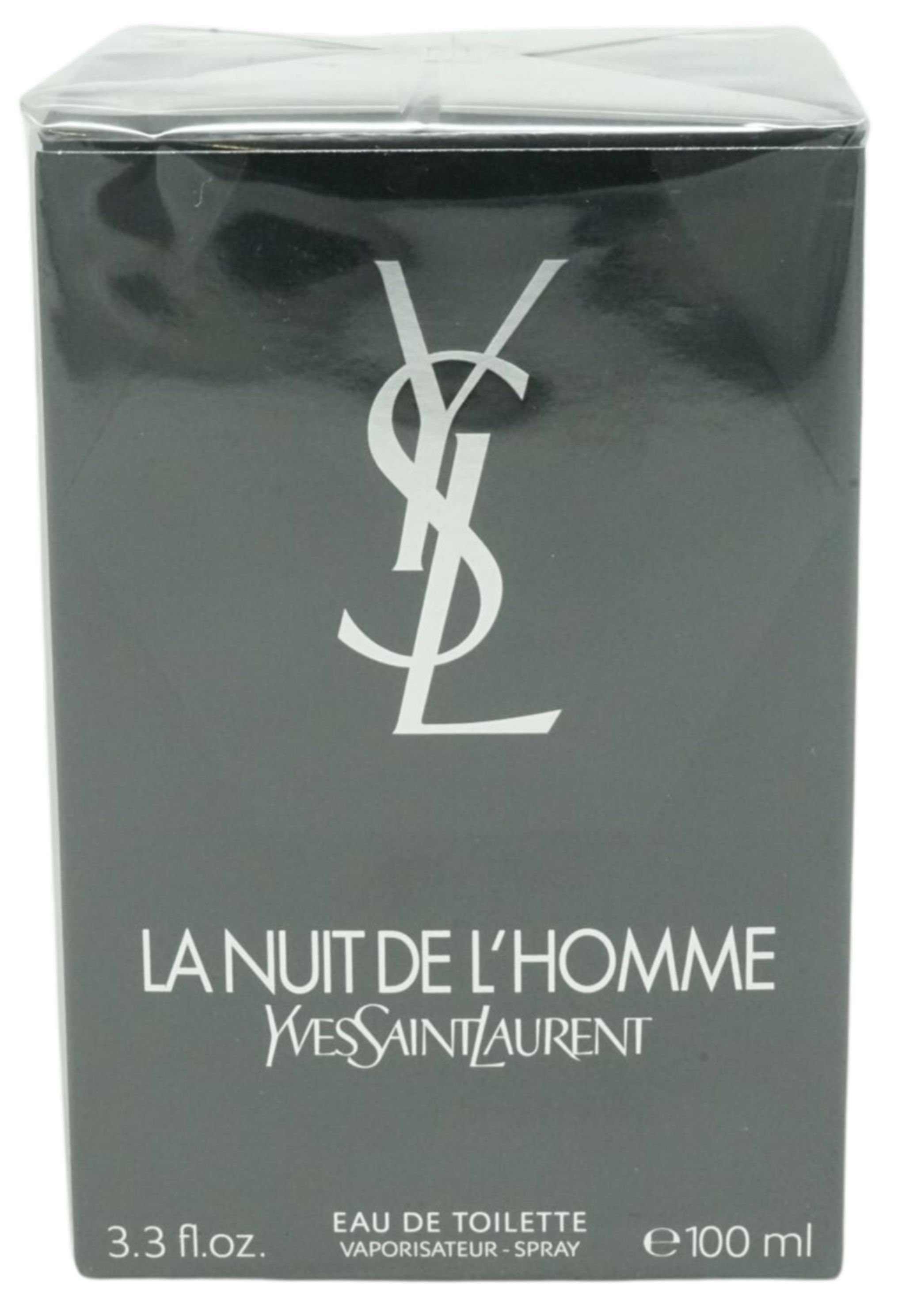 Schwarzer Karton mit weißem YSL-Logo und Schriftzug "LA NUIT DE L'HOMME". "EAU DE TOILETTE" und "3.3 fl.oz." sind ebenfalls sichtbar.