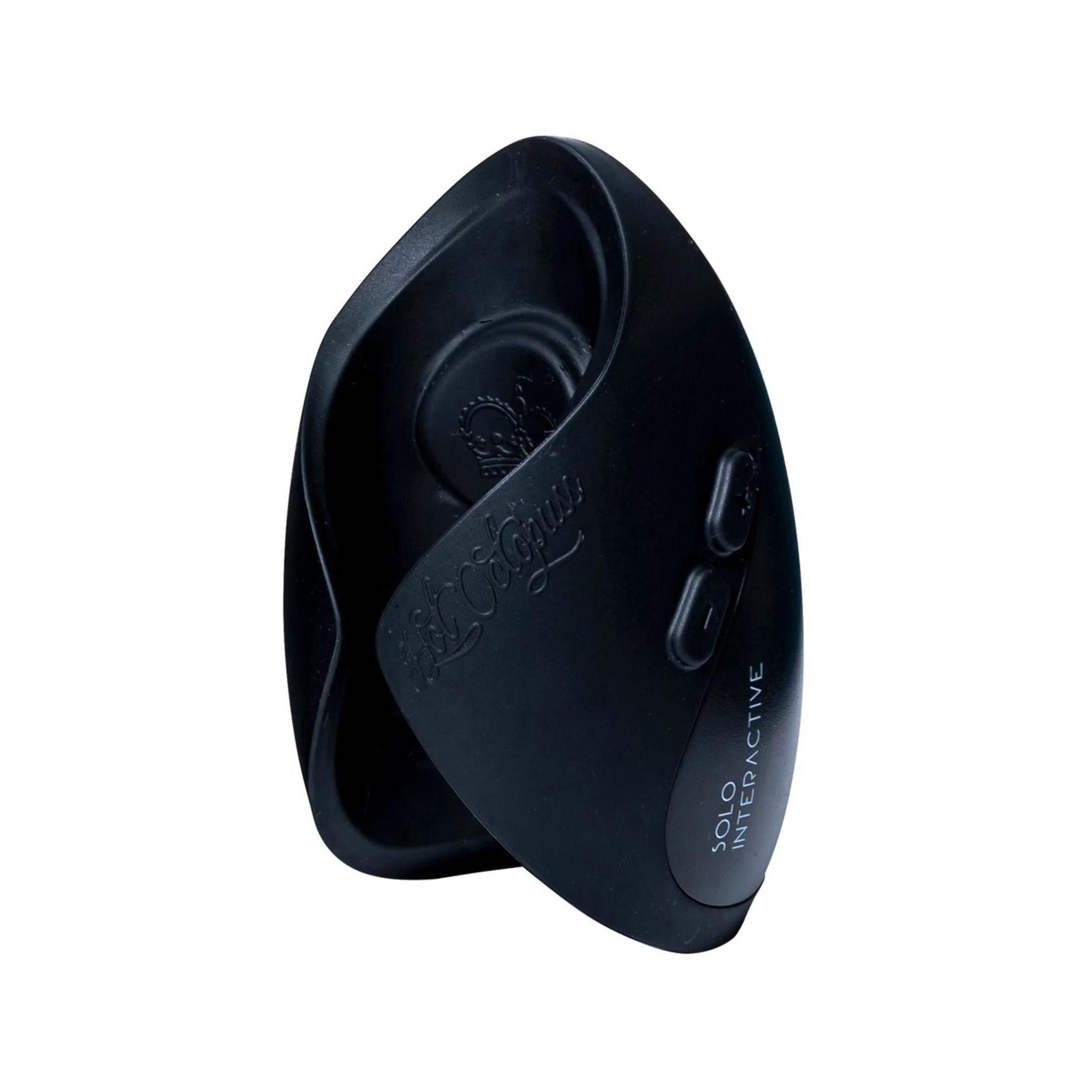 Schwarzes Produkt. Abgerundete Form mit zwei Knöpfen. Aufschrift: SOLO INTERACTIVE. Oberseite mit Öffnung.