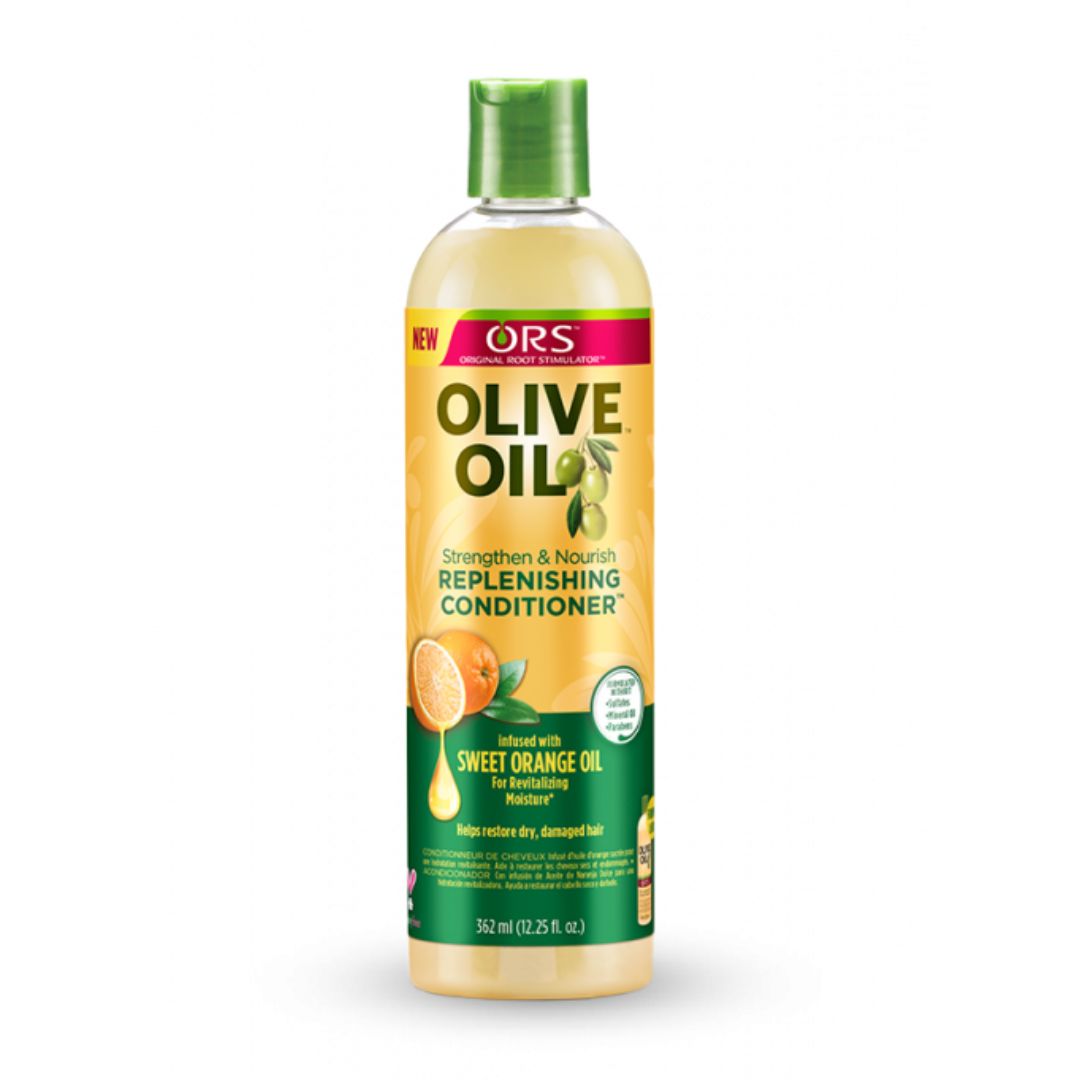 Eine Flasche Olivenöl-Conditioner. Aufschrift: ORS Olive Oil, Strengthen & Nourish Replenishing Conditioner. Mit Süßorangenöl.