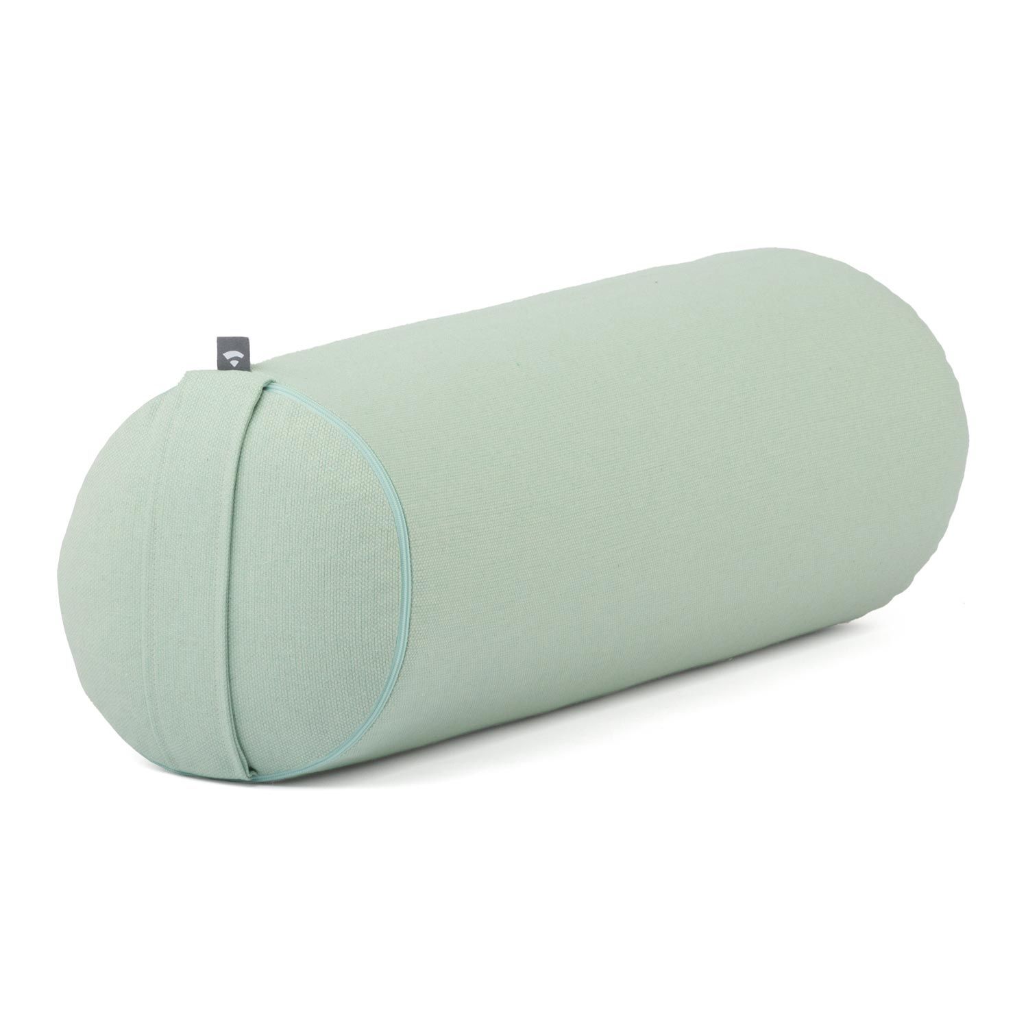 Zylindrisches Yoga-Bolster in Mintgrün. Mit abgerundeten Enden und einem kleinen Label. Stoffbezug mit hellblauer Naht.