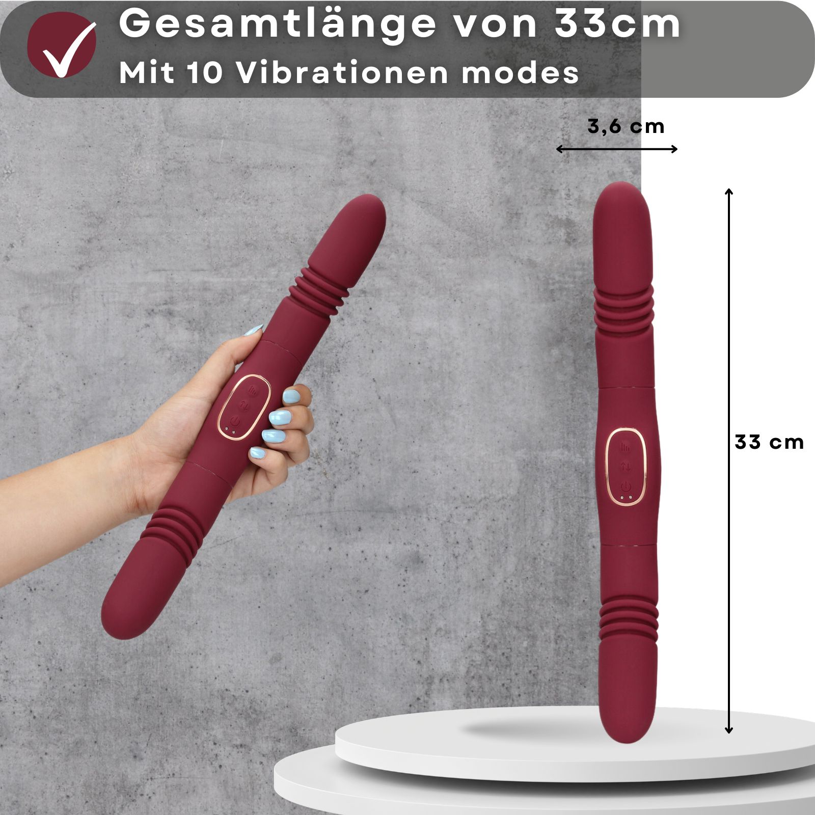 Bordeauxfarbener Vibrator. 33 cm lang, 3,6 cm Durchmesser. 10 Vibrationsmodi. Auf weißer Plattform.