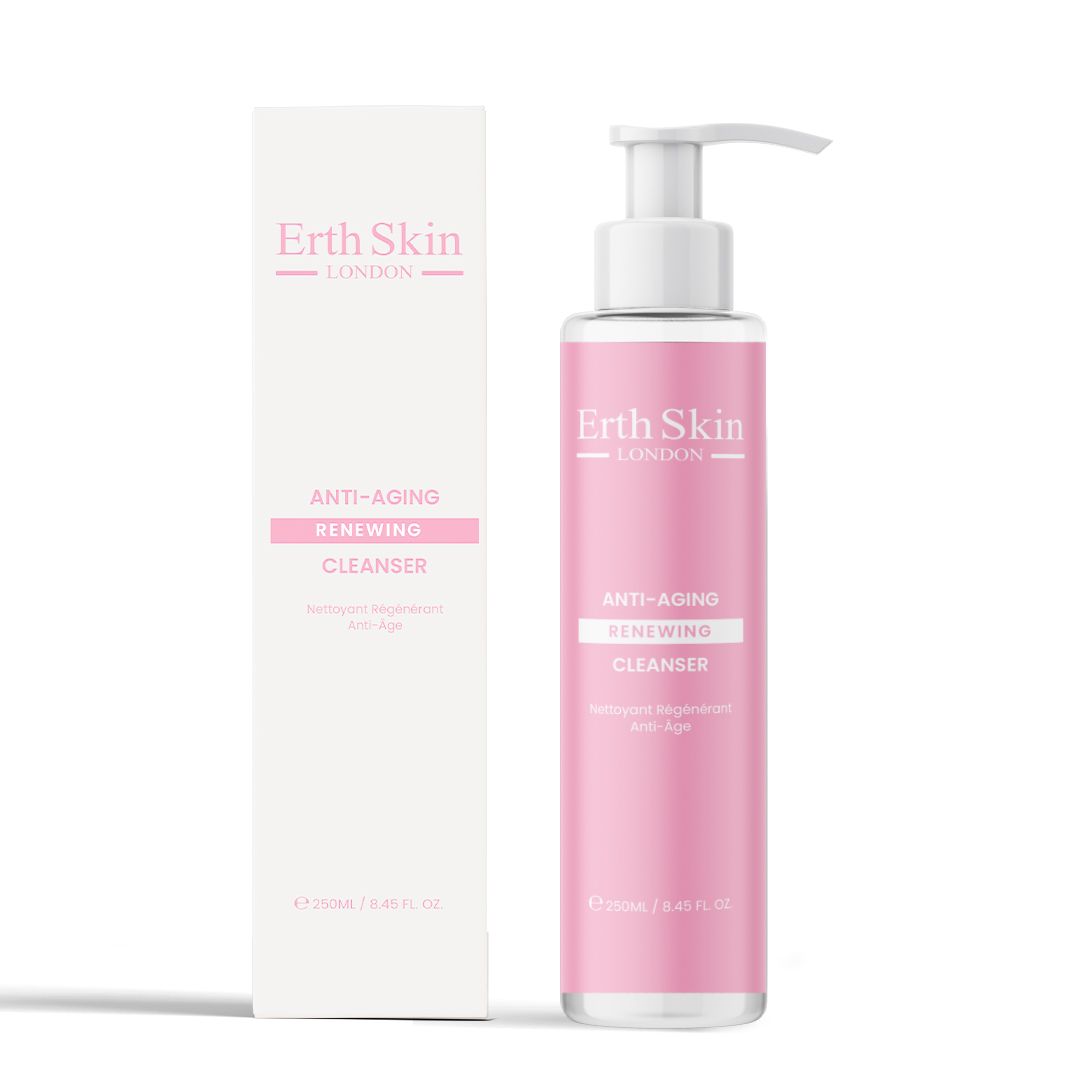 Rosa Flasche mit Pumpe und Karton. Aufschrift: Erth Skin London, Anti-Aging Renewing Cleanser. Weißer Hintergrund.