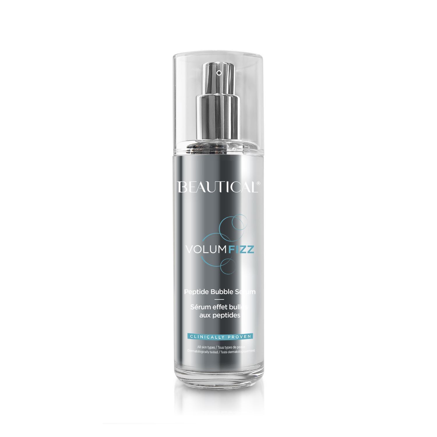 Beautical Volumfizz Peptidbubbleserum. Silberne Flasche mit Sprühkopf. Produktname und Details auf dem Etikett. Klare Kappe.