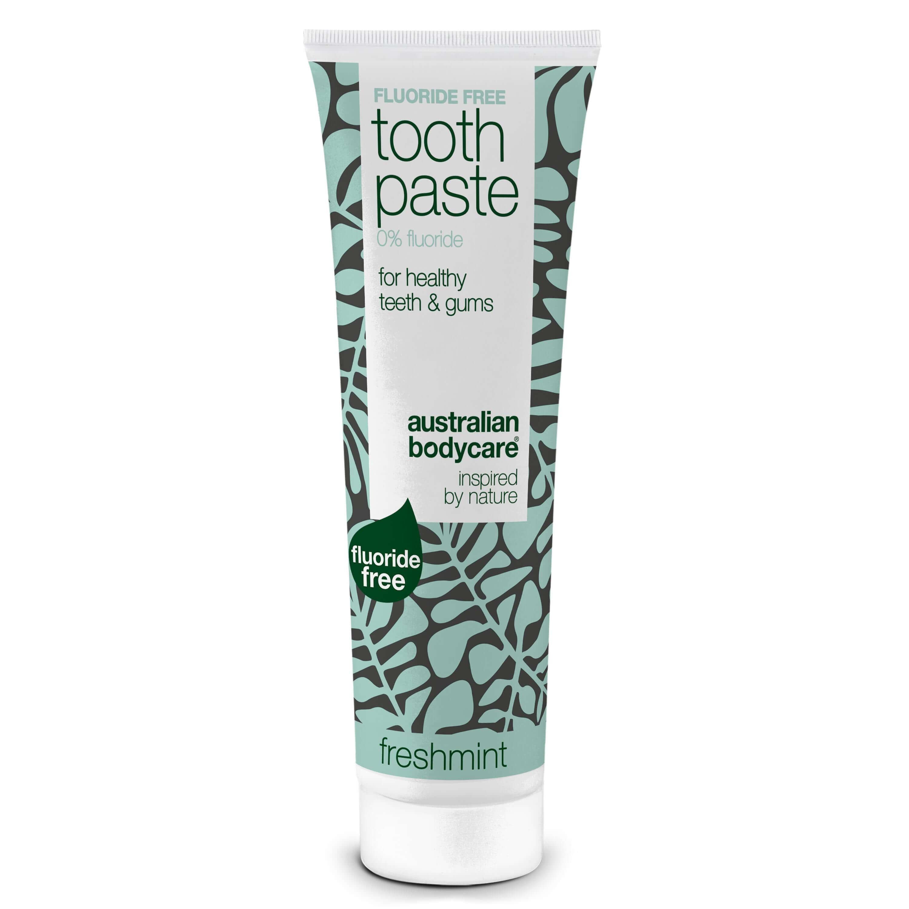 Tube de dentifrice blanche et verte. Texte : Sans fluor, 0% fluor, pour des dents et des gencives saines. Marque : Australian Bodycare.