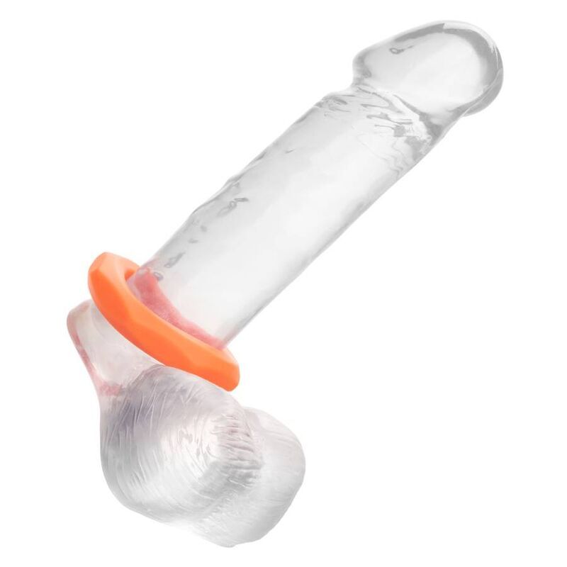 Transparenter Penis mit orangefarbenem Ring am Ansatz.
