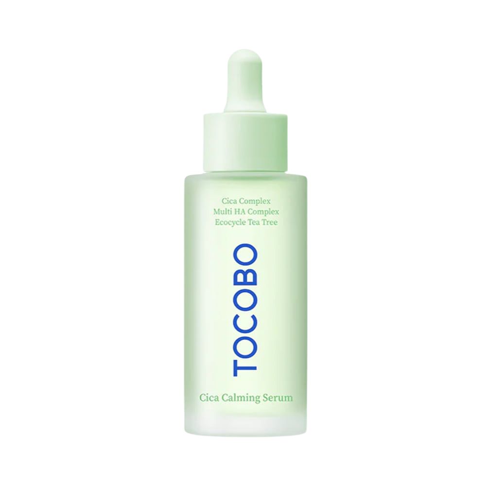 Grüne Serumflasche mit Pipette. Aufschrift: TOCOBO, Cica Calming Serum. Enthält Cica Complex, Multi HA Complex, Ecycle Tea Tree.