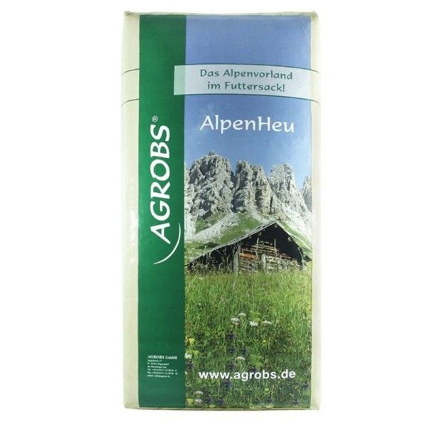 Verpackung von Agrobs Alpenheu. Grün-weißes Paket mit Landschaftsbild und Schriftzug AlpenHeu. Logo Agrobs.
