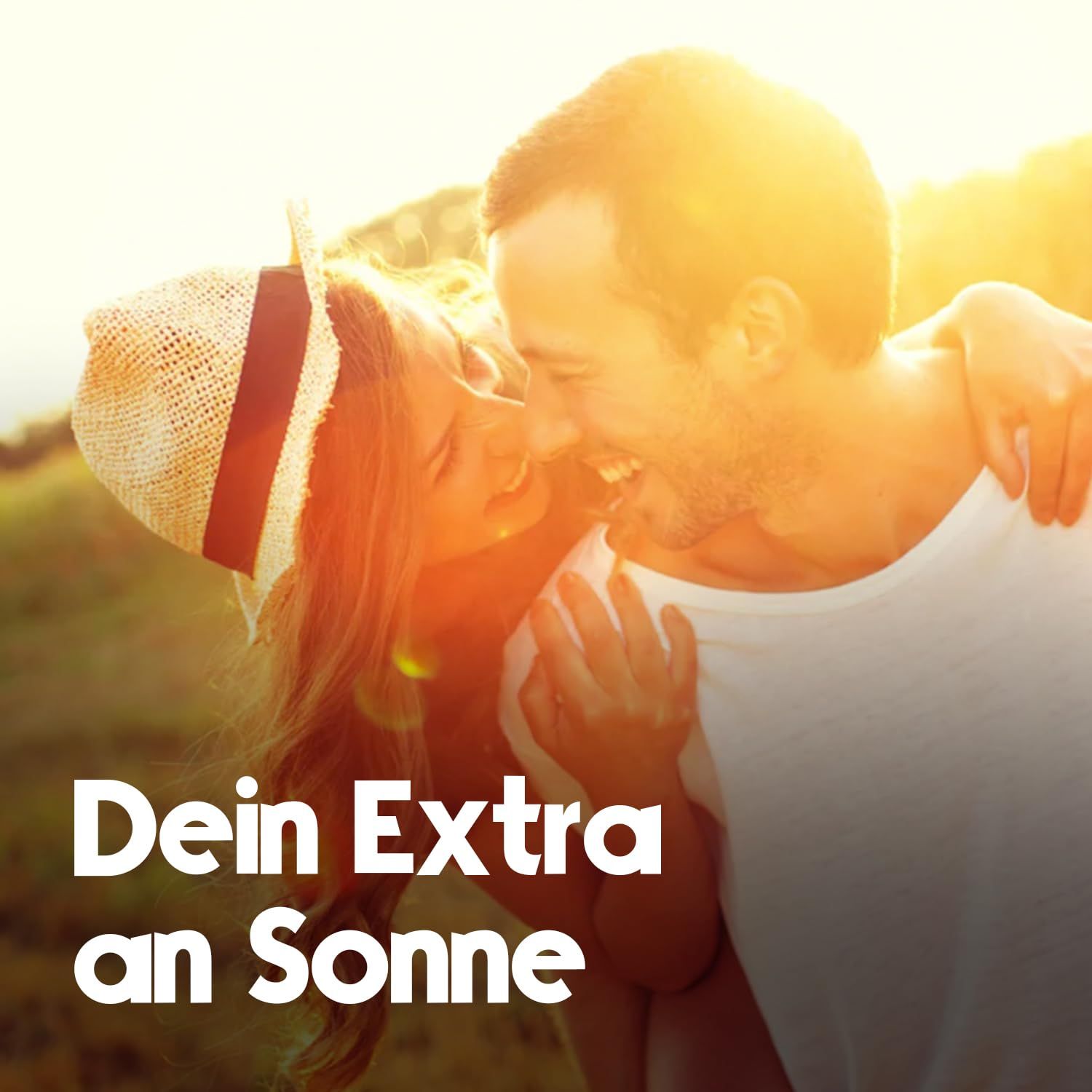 Ein Paar umarmt sich im Sonnenlicht. Text: Dein Extra an Sonne.